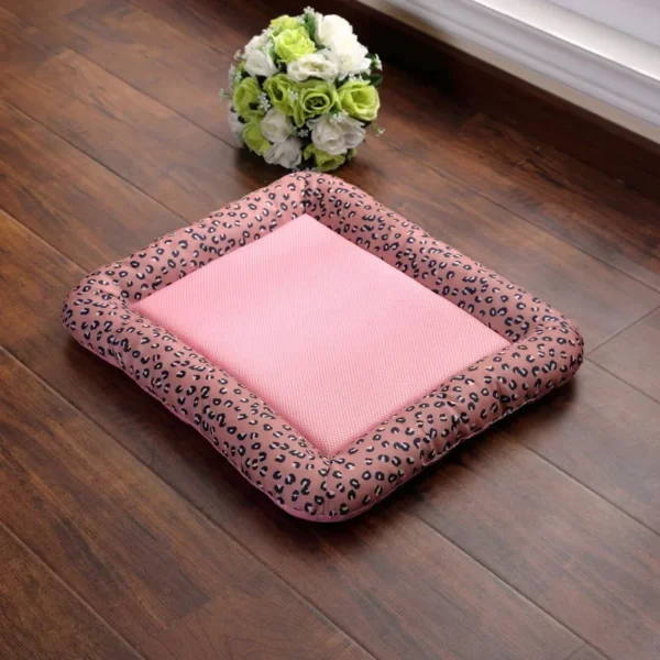 Tapis rafraîchissant pour bouledogue – Image 2